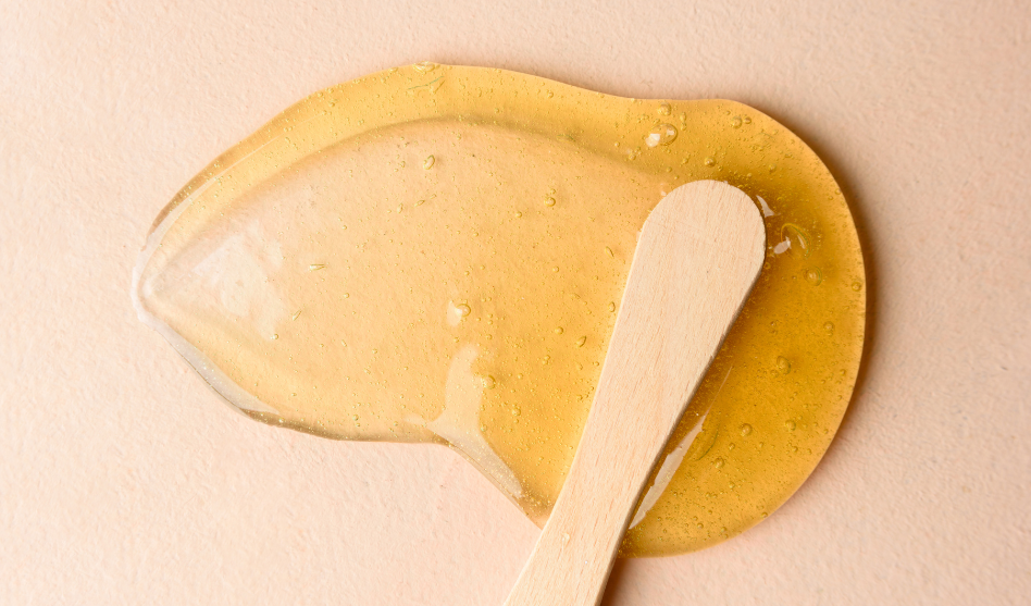 Sugaring selber machen: So gelingt Sugaring zu Hause ganz easy